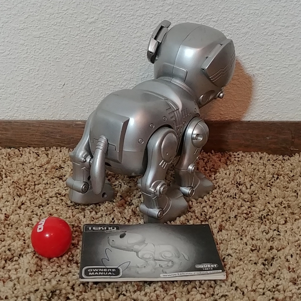 Tekno the Robot Puppy - Picture 3 of 8